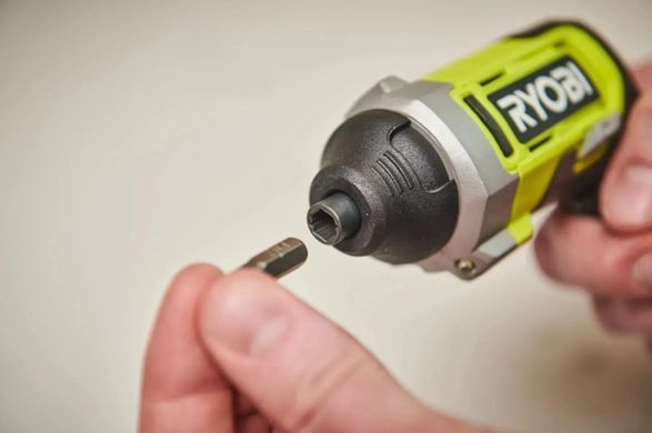 Викрутка акумуляторна USB 4В, 5Нм, батарея 2Ач, 2 насадки, Ryobi. RSD4-120TA2