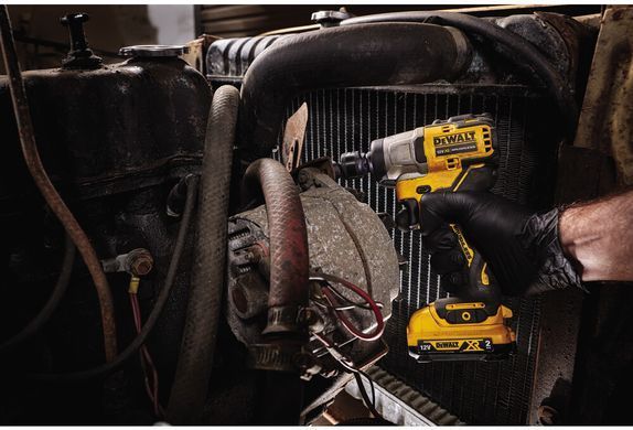 Гайковерт ударний акумуляторний безщітковий DeWALT DCF902D2