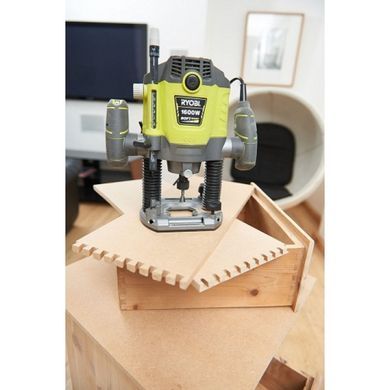 Фрезер электрический 1600Вт, 10000&ndash;26000об/мин, Ryobi. RRT1600-K (5133004796)