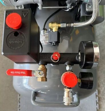 Безмасляный поршневой компрессор Mast MOF1680/3x1500-120L 4.5 кВт, 120 л