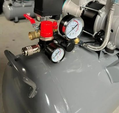 Безмасляный поршневой компрессор Mast MOF1680/3x1500-120L 4.5 кВт, 120 л