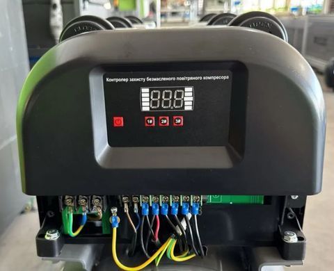 Безмасляный поршневой компрессор Mast MOF1680/3x1500-120L 4.5 кВт, 120 л