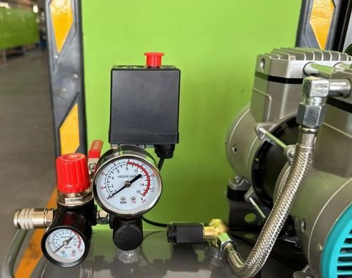 Безмасляный поршневой компрессор Mast MOF1680/3x1500-120L 4.5 кВт, 120 л