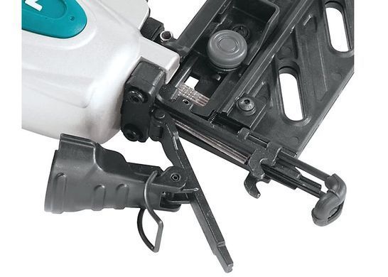 Цвяхозабивний пневматичний пістолет Makita AF601, 16GA, цвяхи 25&ndash;64 мм