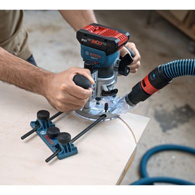 Аккумуляторный кромочный фрезер Bosch GKF 18V-8 Professional 18 В