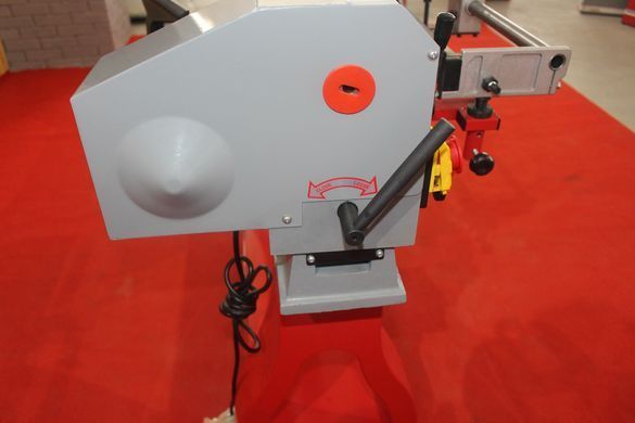 Токарний верстат для обробки та заточки заготовок Holzmann VD 1100N