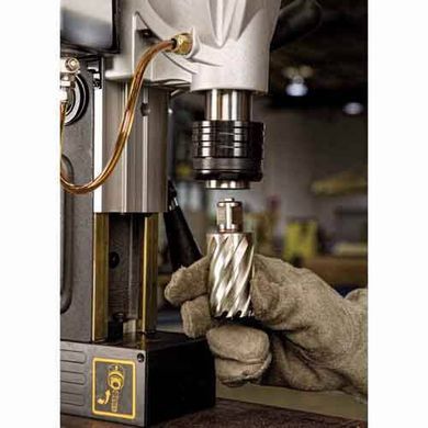 Сверлильный станок на магнитной основе Dewalt DWE1622K