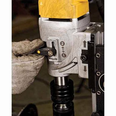 Сверлильный станок на магнитной основе Dewalt DWE1622K
