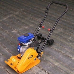 Віброплита бензинова HONKER HP-C50L &mdash; 62 кг, 8.2 кН, LONCIN 2.8 HP, килимок