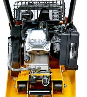 Виброплита бензиновая HONKER HP-C62L &mdash; 62 кг, 11 кН, LONCIN 5.5 HP, коврик