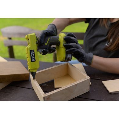 Пістолет клеєвий акумуляторний 18В ONE+, Ryobi. R18GLU-0 (5133002868)