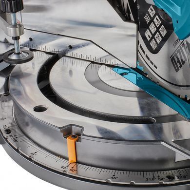 Торцовочная пила аккумуляторная Makita LS004GZ XGT 40V Max, &Oslash;260 мм