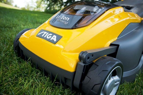 Аккумуляторная газонокосилка STIGA Combi 43 SAE