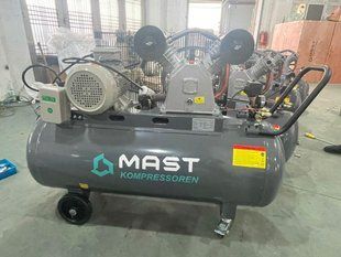 Поршневий компресор MAST VA90/200L 400V
