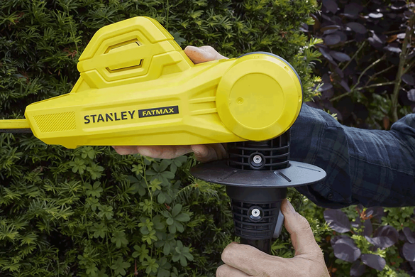 Аккумуляторный кусторез с штангой STANLEY FATMAX SFMCPH845M1