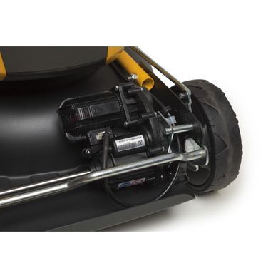 Аккумуляторная газонокосилка STIGA MultiClip 47 AE