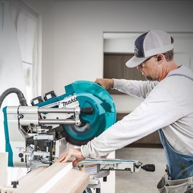 Торцювальна пила акумуляторна Makita DLS211ZU 2x18V LXT, &Oslash;305 мм