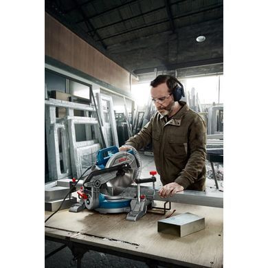 Торцювальна пила Bosch GCM 216 Professional 1300 Вт, диск 216 мм