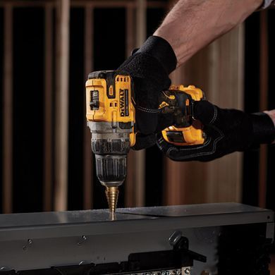 Набір з двох акумуляторних безщіткових інструментів DeWALT DCK2110L2T