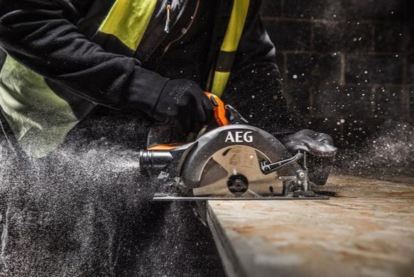 Акумуляторна дискова пила AEG BKS 18BL2-0 &mdash; 18 В, диск 190 мм