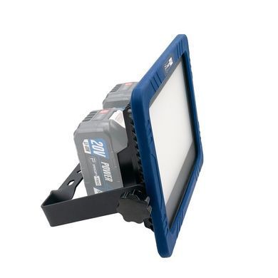 Гибридный прожектор PROFI-TEC PT11500G без АКБ, штатив