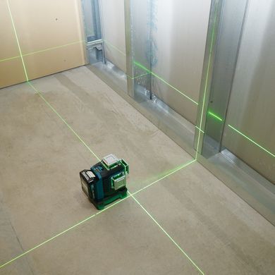 Лазерний лінійний нівелір Makita SK700GD, зелений лазер 360&deg;, 3 площини, IP54, &plusmn;2 мм/10 м