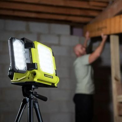 Фонарь-прожектор аккумуляторный 18В ONE+, 3000лм, Ryobi. RLP18-0 (5133005398)