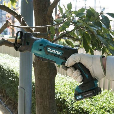 Аккумуляторная ножовка Makita JR103DZ 10.8В, 3300 об/мин, ход 13 мм