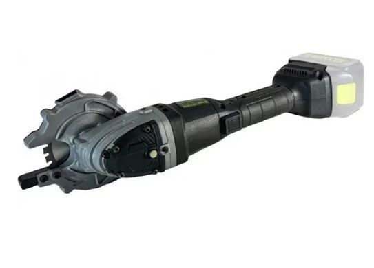 Акумуляторний різак по металу TITAN PCM11021B-CORE 21В, 2100 об/хв, диск 110 мм