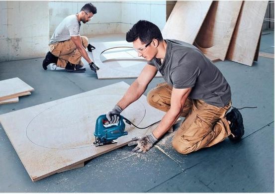 Електролобзик BOSCH GST700