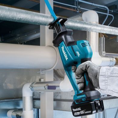 Аккумуляторная ножовка Makita DJR189RTJ 18В, ход 22 мм