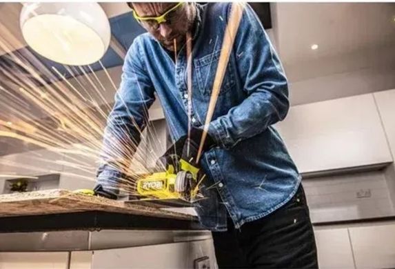 Аккумуляторная дисковая пила 18В ONE+, 76мм, бесщёточная, Ryobi RCT18C-0