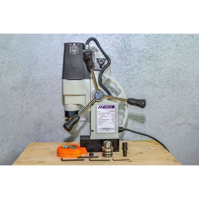 Сверлильный станок с магнитной основой FDB Maschinen Drilling MBD 23
