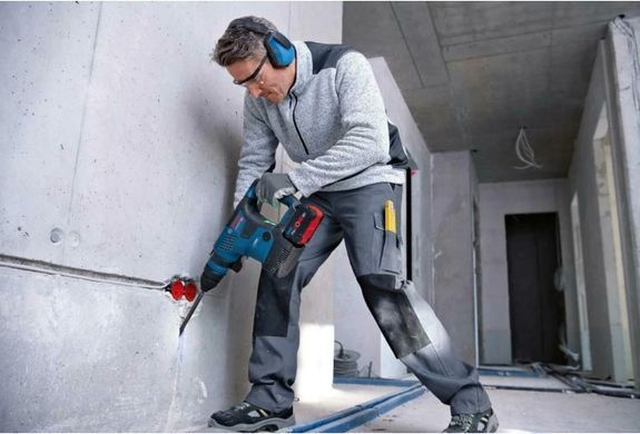 Аккумуляторный перфоратор Bosch PRO GBH 18V-34 CF, 18 В, 5.8 Дж, 2&times;8.0 А&middot;ч