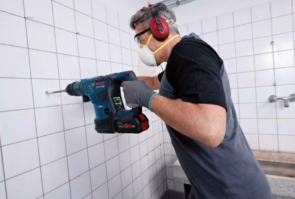 Аккумуляторный перфоратор Bosch PRO GBH 18V-34 CF, 18 В, 5.8 Дж, 2&times;8.0 А&middot;ч