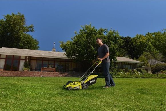Электрическая газонокосилка Ryobi RLM18E40H 1800 Вт 40 см с мульчированием