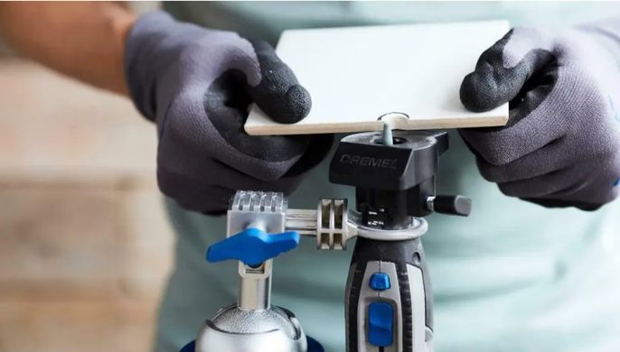 Тиски Dremel Multi-Vise 2500, поворот 360&deg;, наклон 50&deg;