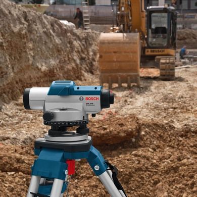 Оптический нивелир Bosch GOL 20 D со штативом и рейкой, 20x, до 60 м