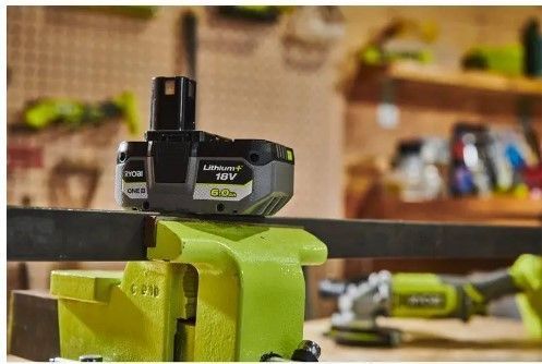 Набор 18В ONE+, зарядное 5А и батарея 6,0Ач, Ryobi. RC18150-160XG (5133005584)