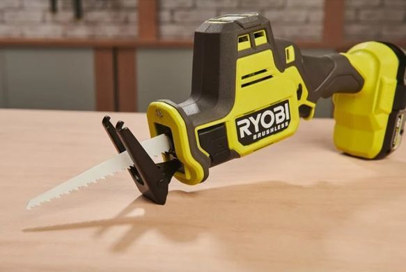 Аккумуляторная сабельная пила Ryobi RRS18CBL-0 ONE+ 18V &mdash; ход 16 мм, до 3000 ход/мин