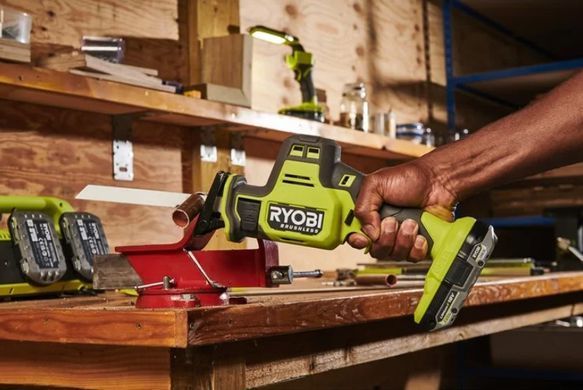 Аккумуляторная сабельная пила Ryobi RRS18CBL-0 ONE+ 18V &mdash; ход 16 мм, до 3000 ход/мин