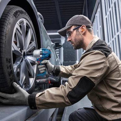 Аккумуляторный ударный гайковерт Bosch PRO GDS 18V-780 18 В, 780 Нм