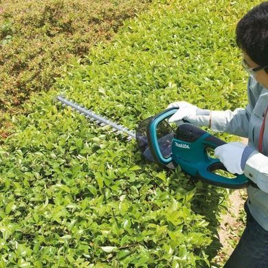 Кущоріз мережевий Makita UH5570, 550 Вт, ніж 550 мм, різ гілок до 27 мм