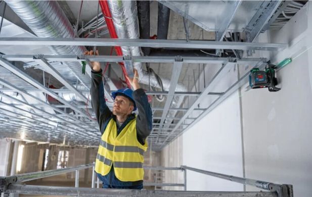 Лазерний нівелір Bosch Professional GLL 2-20 G зі штативом BT 150