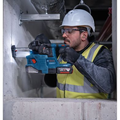 Набор аккумуляторных инструментов Bosch Professional 18 В GBH 18V-22 / GWS 18V-8, 2 АКБ 4.0 Ah