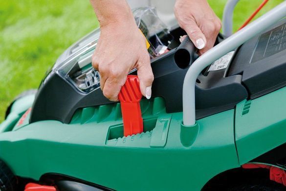 Аккумуляторная газонокосилка Bosch Rotak 37Li