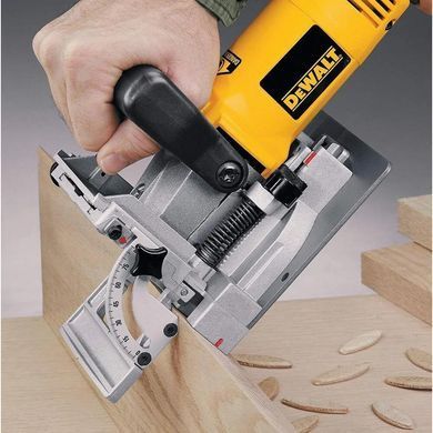 Фрезер ламельный DeWALT DW682K