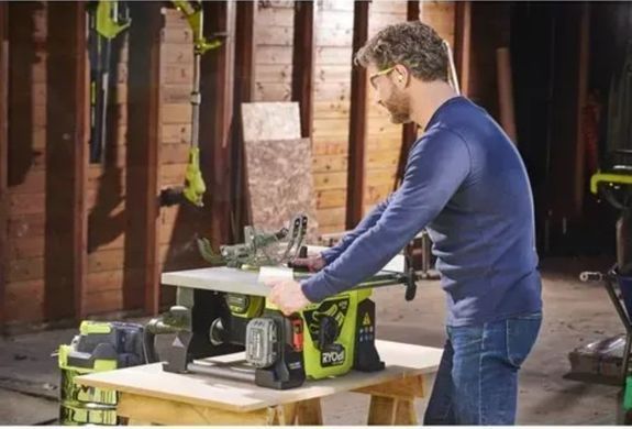 Циркулярный станок аккумуляторный 18В ONE+ 210мм Ryobi RTBS18X-0 5133005735