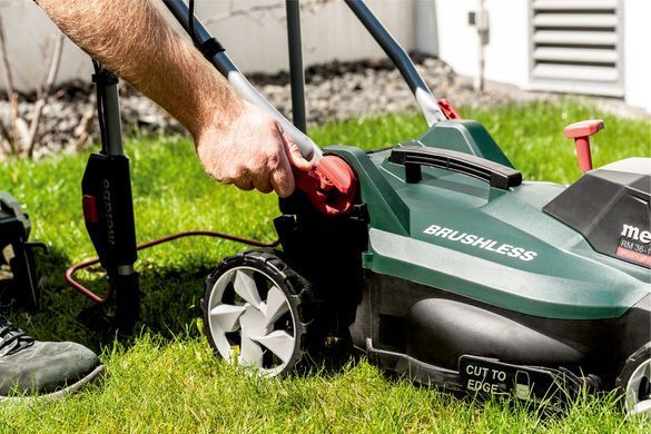 Аккумуляторная газонокосилка Metabo RM 36-18 LTX BL 36