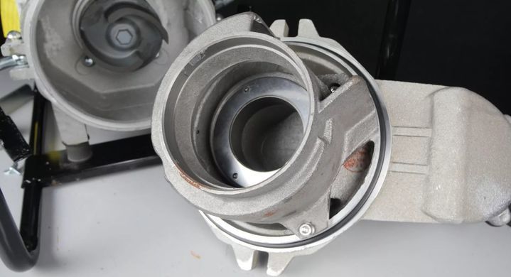 Мотопомпа Daishin SWT-100HX 11 л.с., 2000 л/мин, напор 23 м, патрубок 100 мм, двигатель Honda GX340